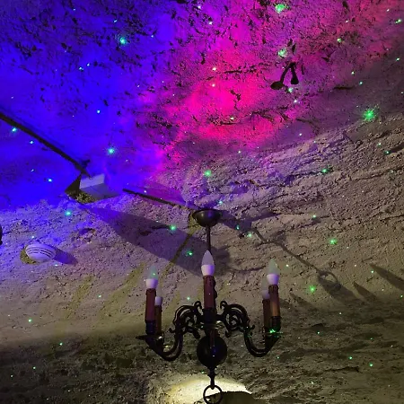 The Old Cellar بيت ضيافة *
