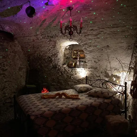 The Old Cellar بيت ضيافة *
