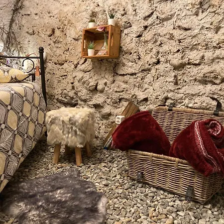 The Old Cellar * لوكارنو